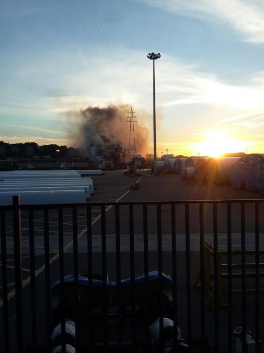 Incendio en la antigua fábrica de hielo de Avilés