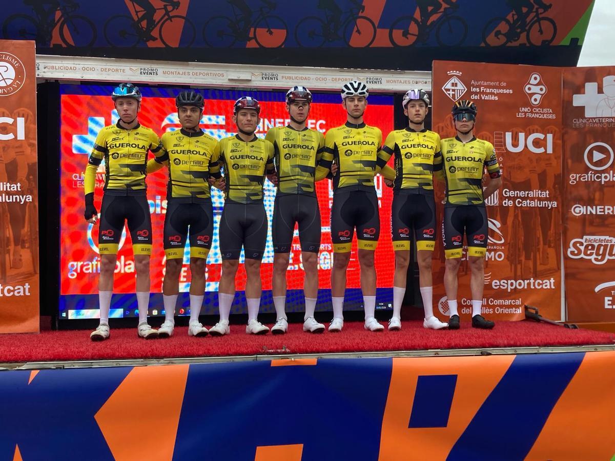 Corredores del Club Ciclista Ontinyent en la prueba celebrada en Les Franqueses del Vallés.