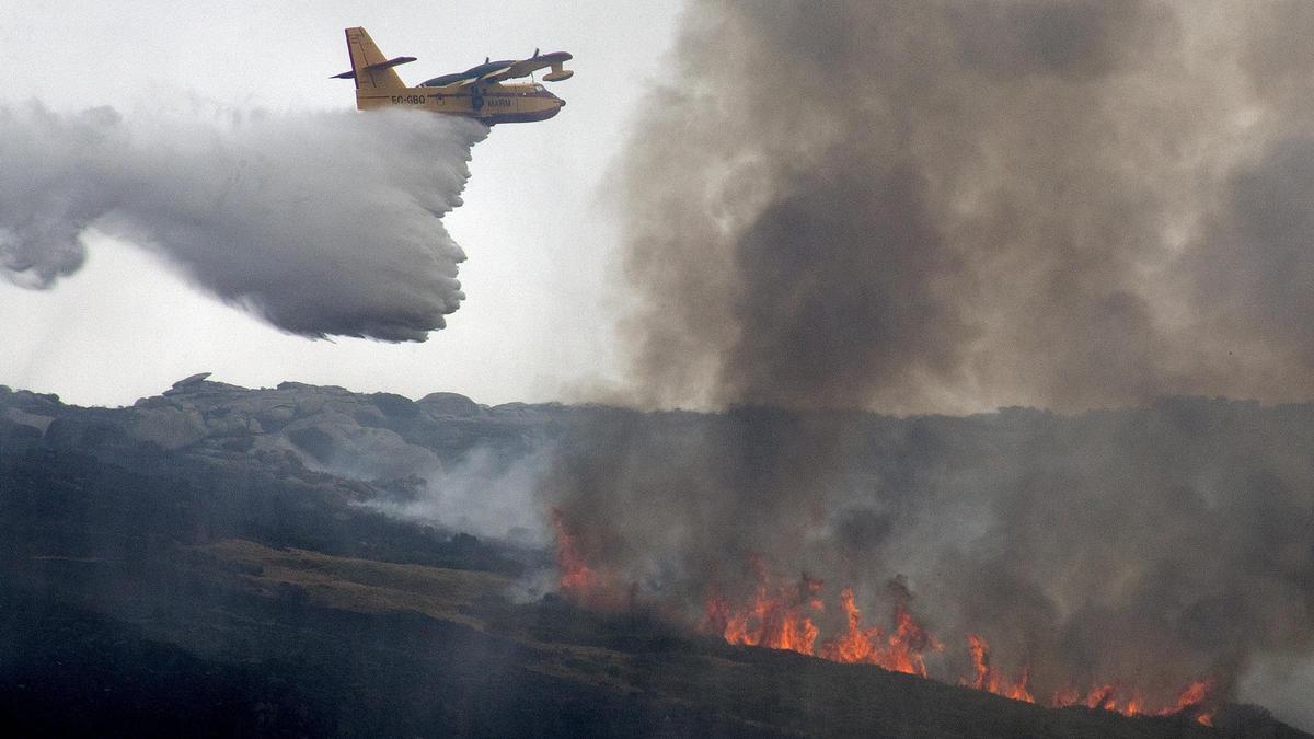 Una imagen del incendio de Navalacruz.