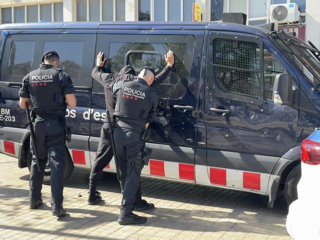 Detenidos ocho ladrones multirreincidentes en Barcelona en un operativo contra robos violentos