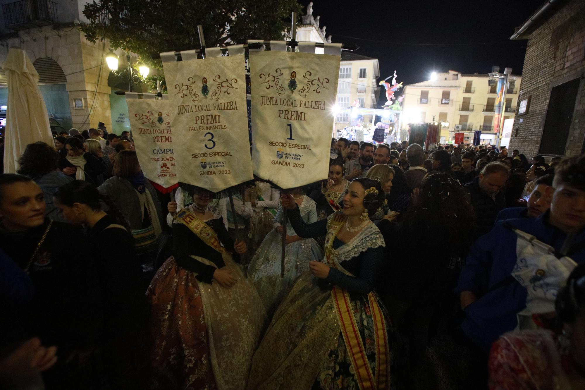 Todas las fotos de la entrega de premios falleros de Gandia