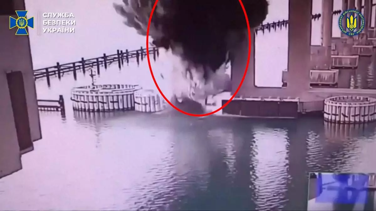 Ucrania destruye el puente de Kerch, que une Rusia con Crimea