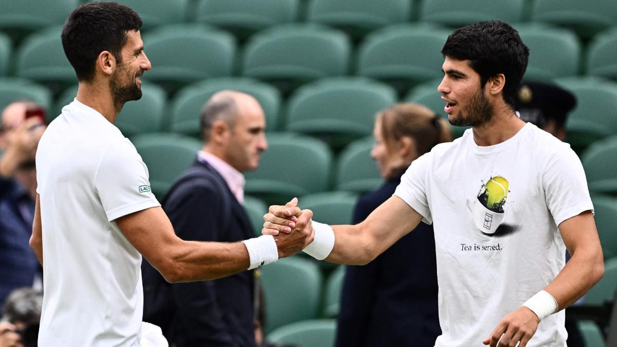 Alcaraz y Djokovic durante Wimbledon 2023 Alcaraz y Djokovic durante Wimbledon 2023