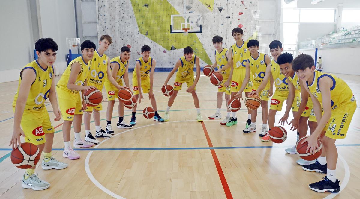 El equipo infantil Novobasket, que va a jugar el Campeonato de España