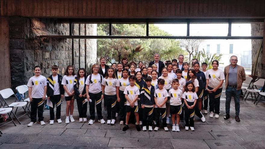 Fernando Clavijo recibe la visita del alumnado del Colegio Nuestra Señora de la Concepción