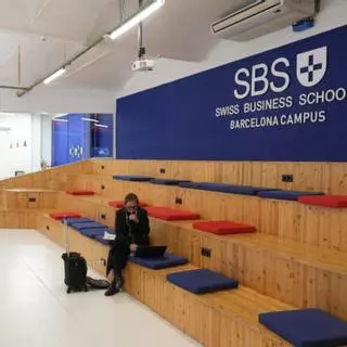 La Swiss Business School dobla superfície al districte