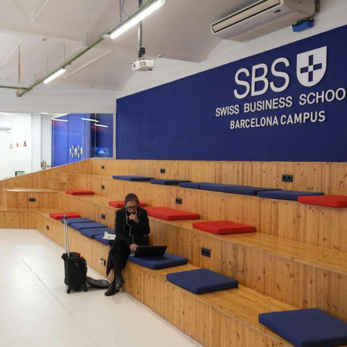 La Swiss Business School dobla superfície al districte