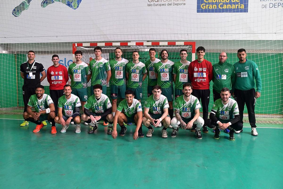 Plantilla del Balonmano Ingenio 2025-26.