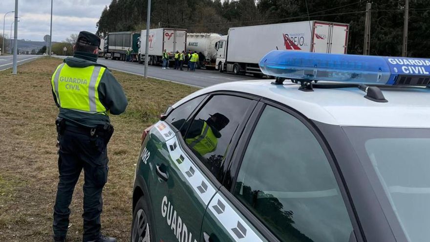 Controles de la Guardia Civil en A Coruña durante la huelga del transporte