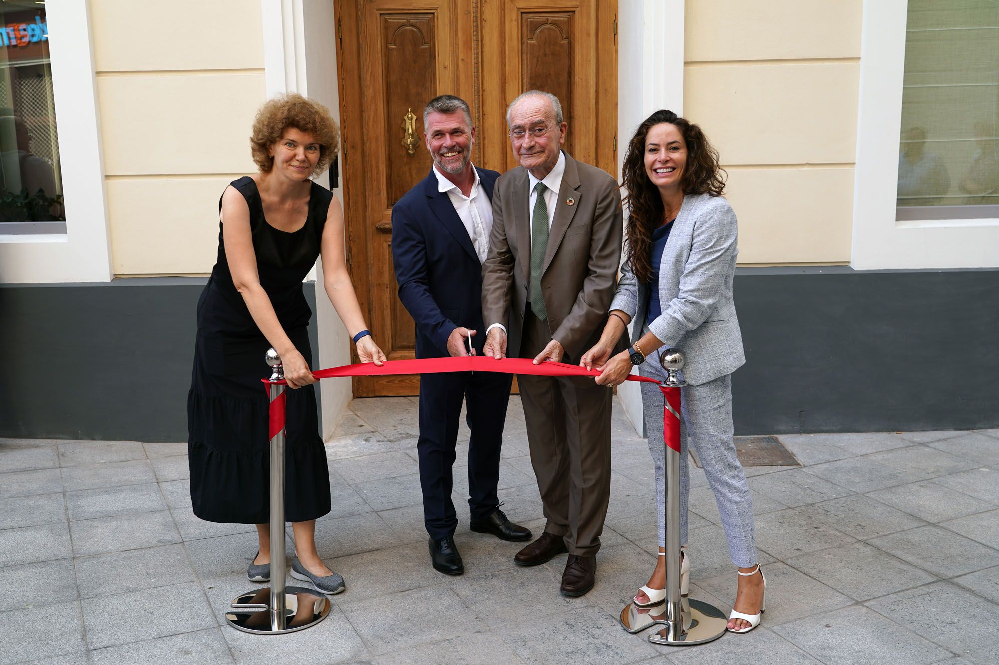 Inauguración de la nueva oficina de SaberTech en Málaga, en el edificio réplica de La Mundial.