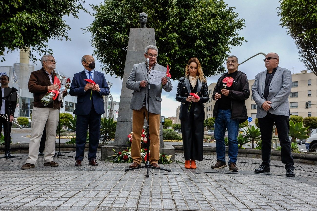 Ofrenda floral ante el busto de Felo Monzón por el 112 aniversario de su nacimiento