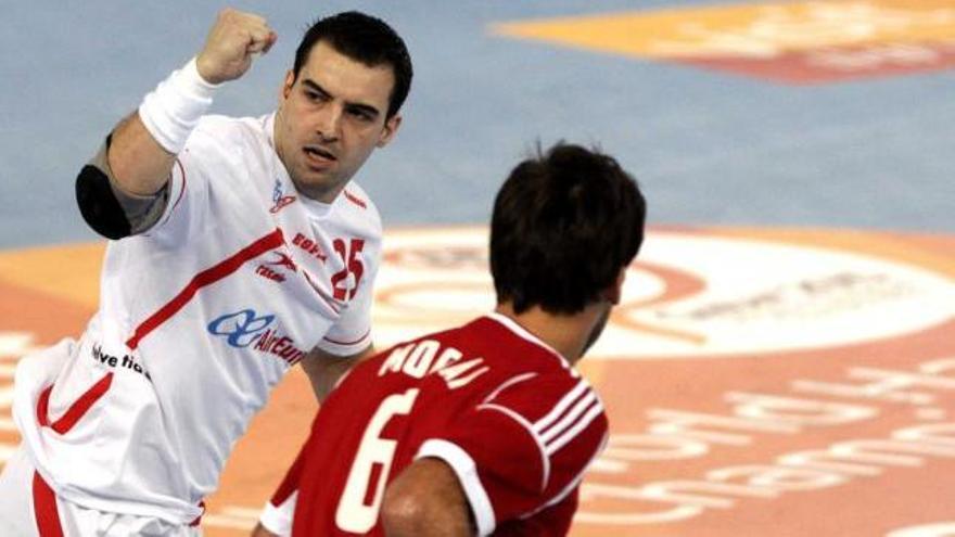 Carlos Ruesga celebra un gol en el partido frente a Hungría.