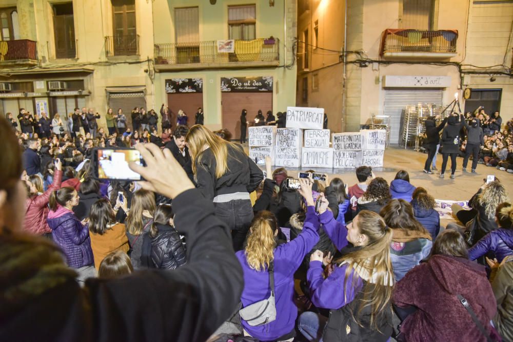 GALERIA | Manifestació feminista pel 8M a Manresa