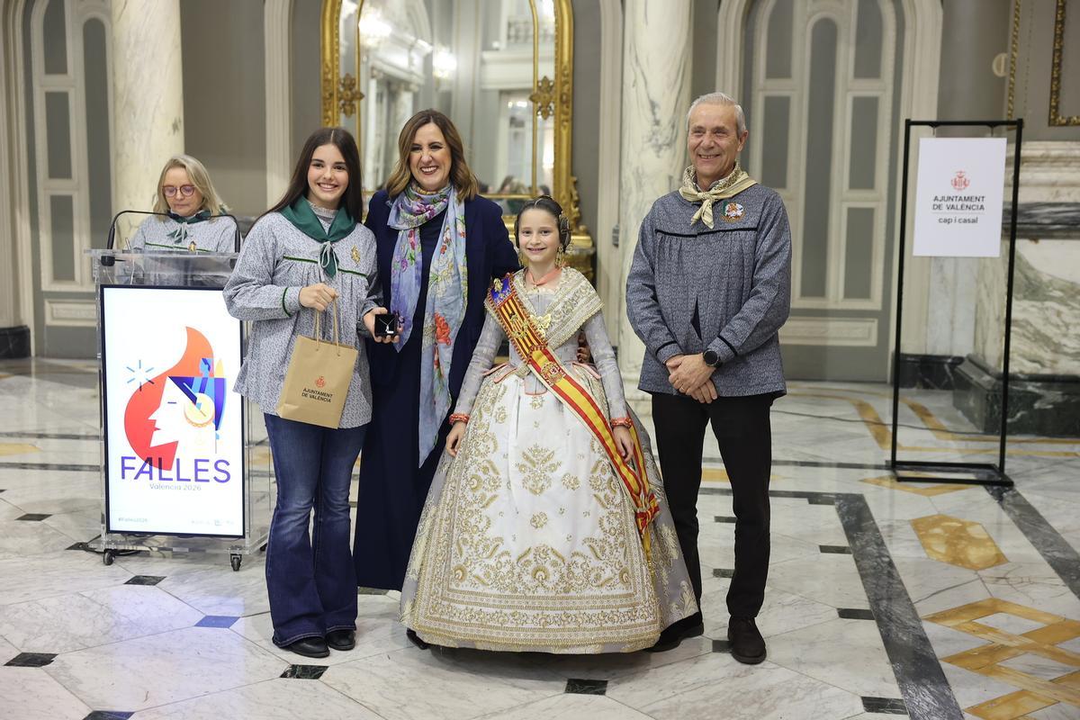 Catalá recibe a las Falleras Mayores Infantiles de Valéncia de la historia