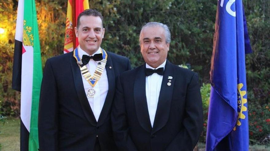 javier gutiérrez nuevo presidente del rotary