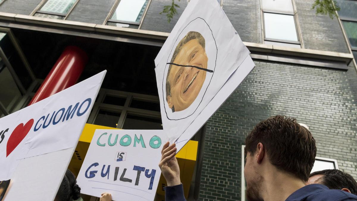 Protesta contra Cuomo en Nueva York.