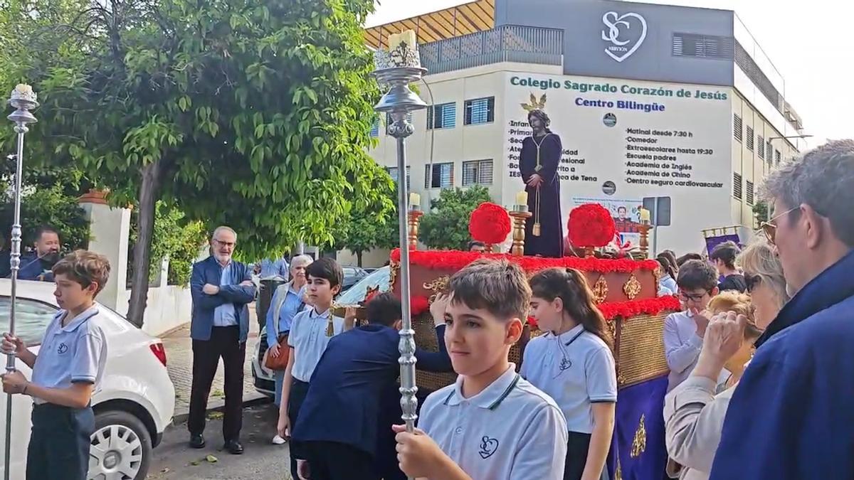 Así han sido algunas de las procesiones de escolares en Sevilla