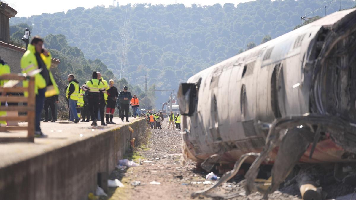 Uno de los vagones del tren de Iryo que descarriló, a 20 de enero de 2026, en Adamuz, Córdoba.
