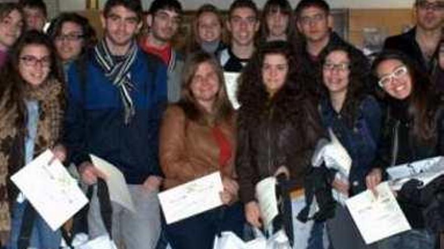 El IES Santiago Grisolía clasifica a sus alumnos entre los 10 primeros en Geología