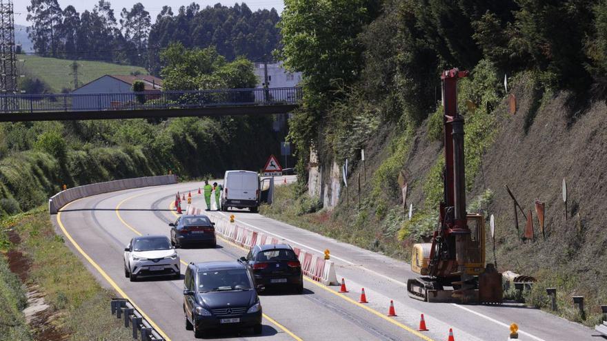 Asfalto &quot;silencioso&quot; y paneles para reducir el ruido por tráfico en Llaranes