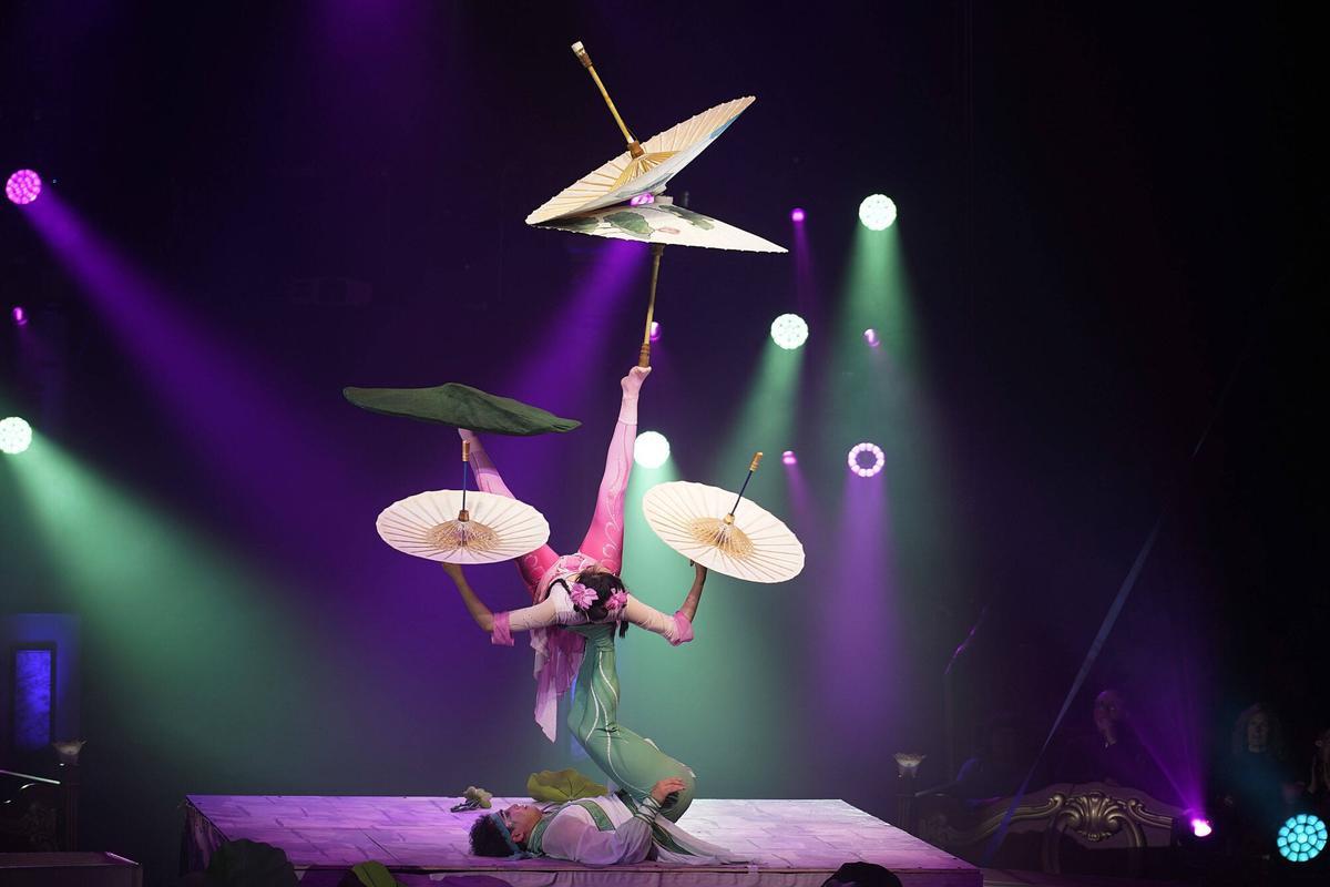 Les imatges de l'espectacle Vermell del Festival del Circ de Girona 2026