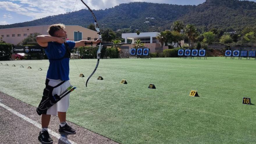 Tiro con arco: las Pitiusas dejan 10 títulos en Es Cubells en el Campeonato de Balears al aire libre