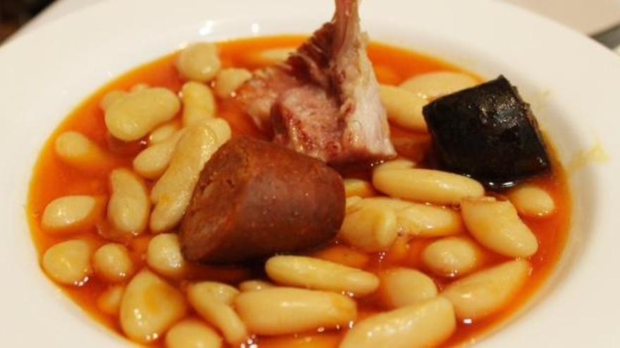 Plato de fabada.