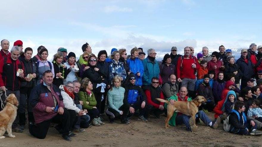 Els participants a la caminada.