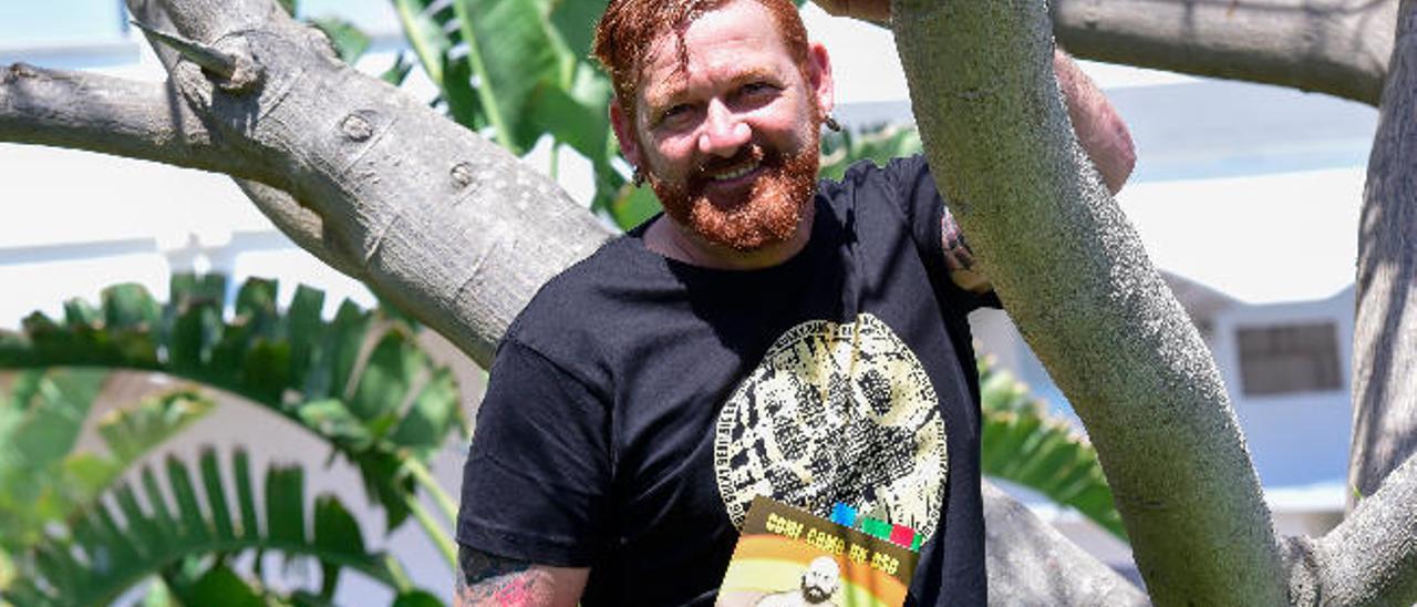 Pedro Cano, ayer en los jardines del hotel Axelbeach de Playa del Inglés.