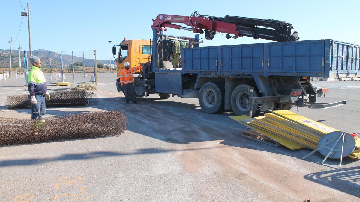 En la actualidad se están realizando mejoras en el vallado de las instalaciones del recinto de festivales de Benicàssim.