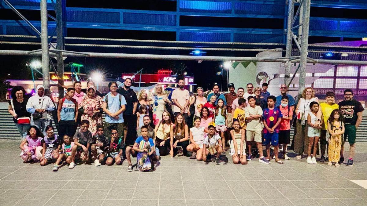 Visita al cine niños y niñas saharauis en Kinépolis Paterna este lunes para el preestreno