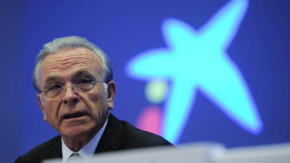 El presidente de CaixaBank, Isidre Fainé, durante una rueda de prensa en Barcelona, el pasado abril.