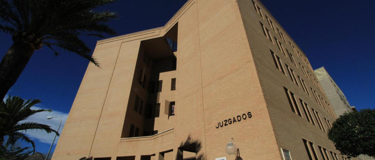 El actual edificio de los juzgados de Gandia, ubicado en la calle Benicanena.