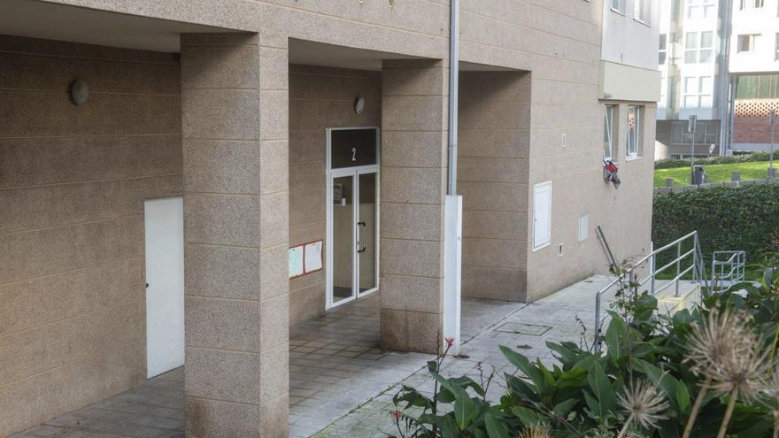 Bajo en Lamadosa donde el Gobierno gallego va a habilitar una vivienda. | Casteleiro