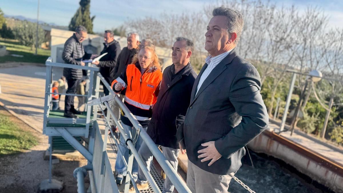 Vicente Martínez Mus y Robert Raga en la presentación del proyecto de ampliación de la estación depuradora de aguas residuales.