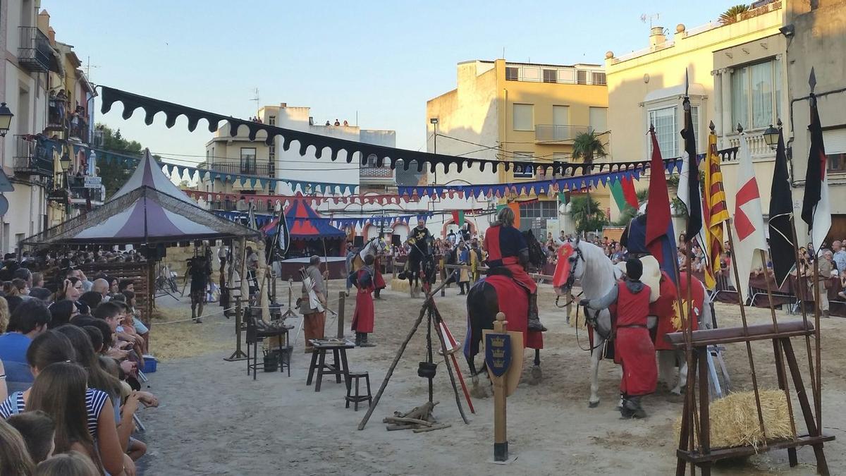 Los torneos medievales de Sant Mateu atraen cada año a numeroso público hasta este municipio del Baix Maestrat.