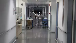 El SAS ofrecerá un plan de contratos estables para que los 1.600 médicos MIR que acaban este año se queden en Andalucía