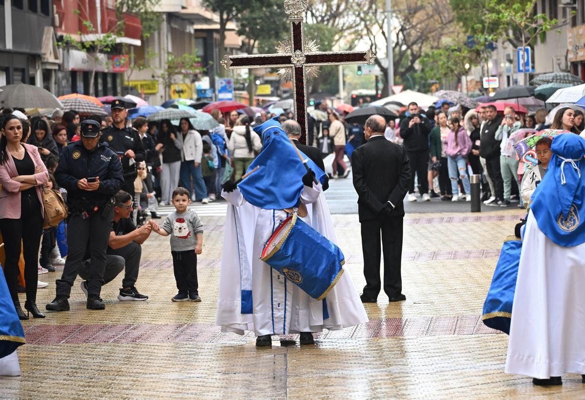 Procesiones de Semana Santa con lluvia en Elche.