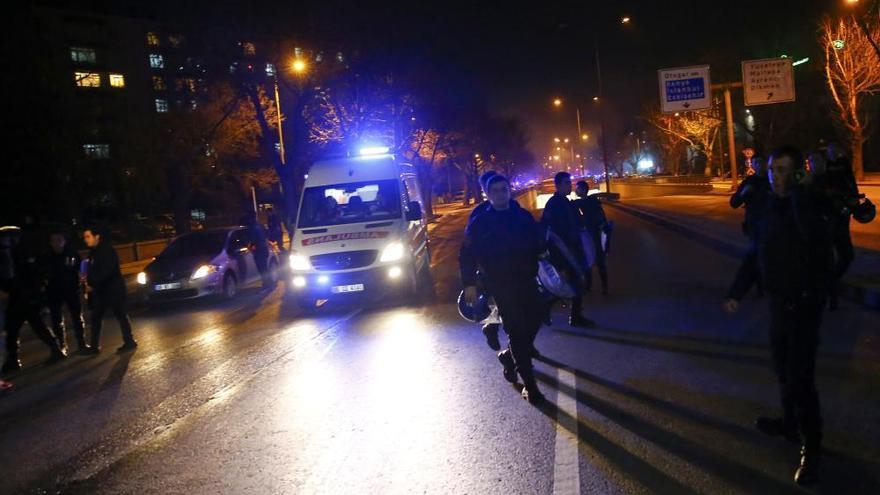 Atentado con coche bomba en Ankara