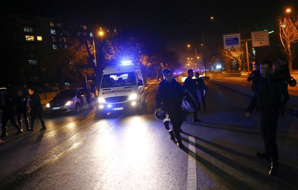 Atentado con coche bomba en Ankara