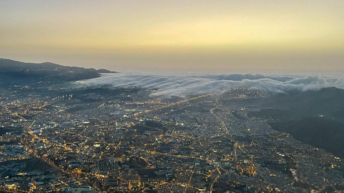 Los bancos de niebla obligan a desviar varios vuelos en el aeropuerto Tenerife Norte