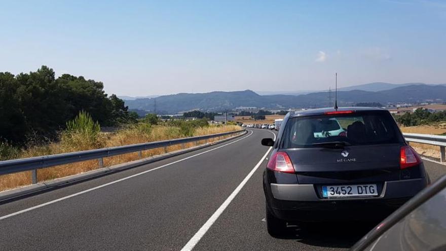 Un accident obliga a tallar la C-15, a la Pobla de Claramunt