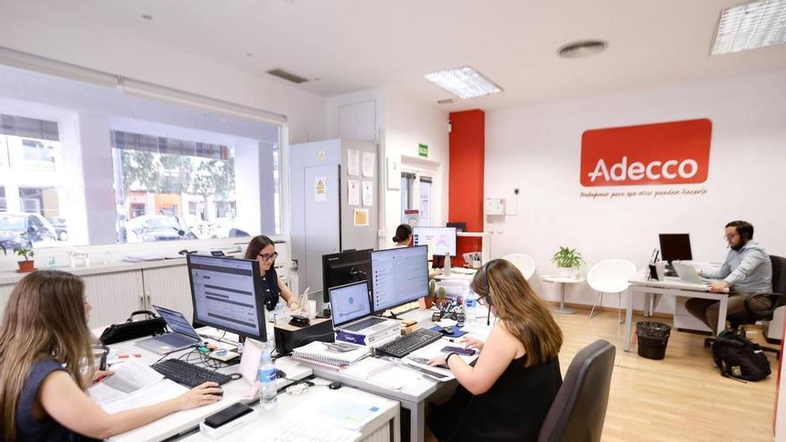 Crece en Córdoba un 10% la oferta de trabajo para cubrir las vacaciones y como refuerzos de verano