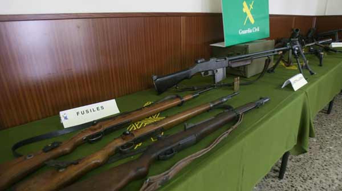 Descobert un Barcelona un arsenal d’armes de la Guerra Civil.