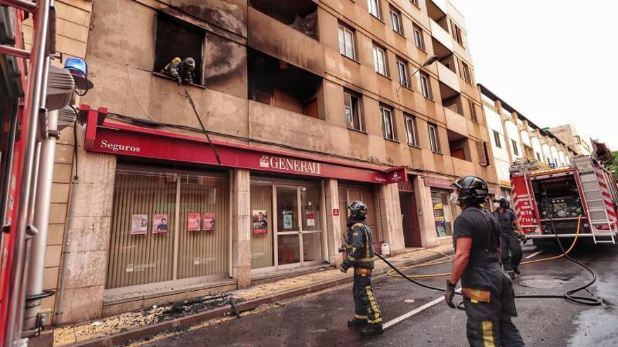 Un incendio en una vivienda de Santa Cruz crea alarma entre los vecinos