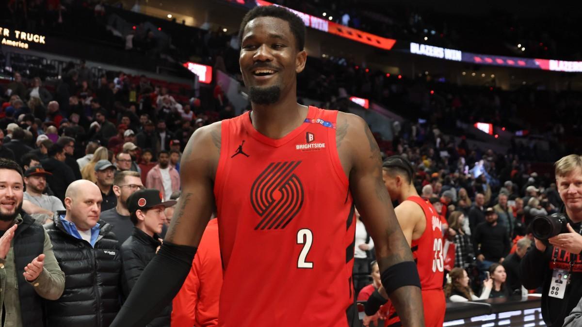 Deandre Ayton will play at the Lakers next season