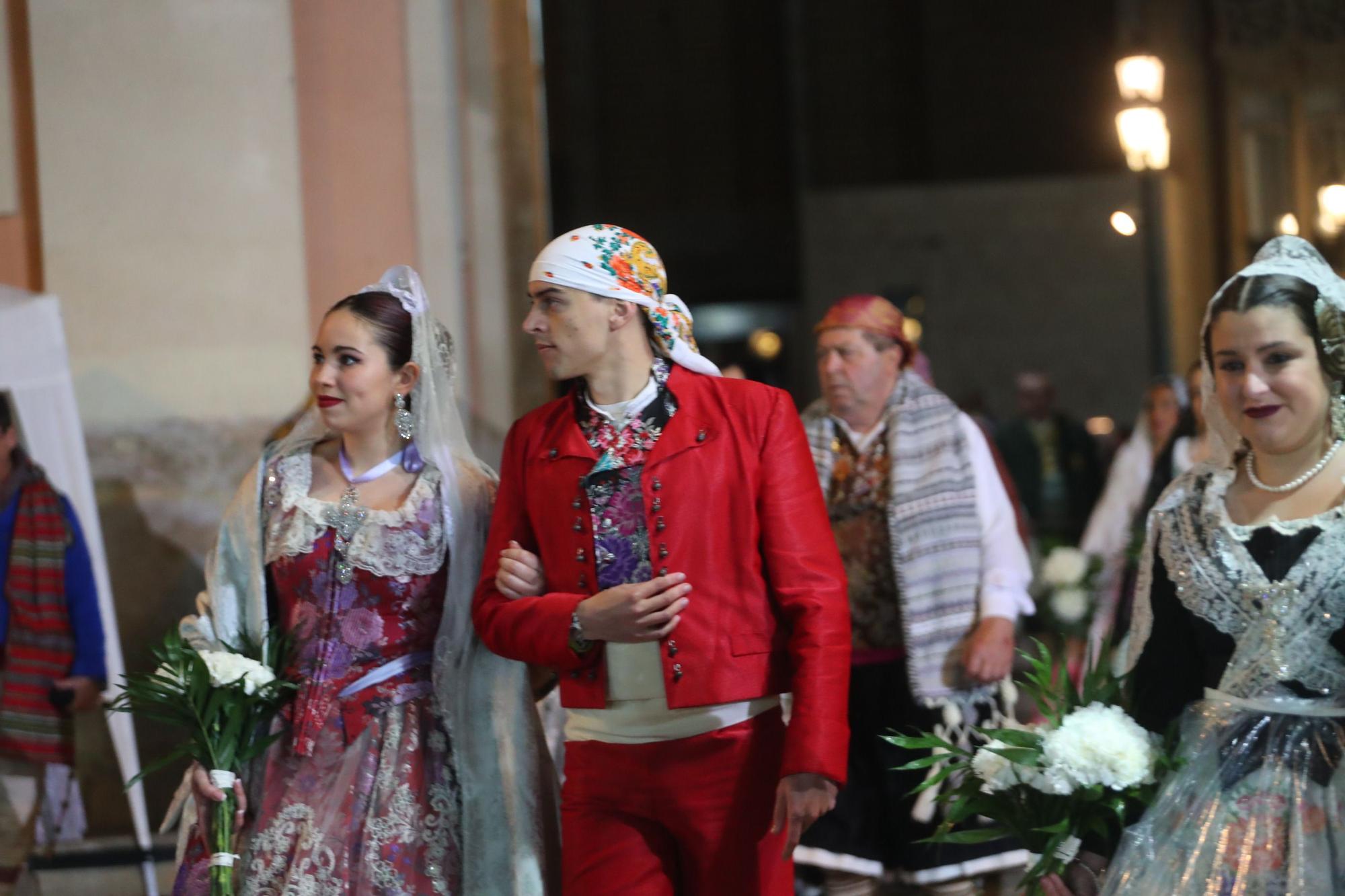 Búscate en el primer día de ofrenda por la calle de la Paz (entre las 20:00 a las 21:00 horas)