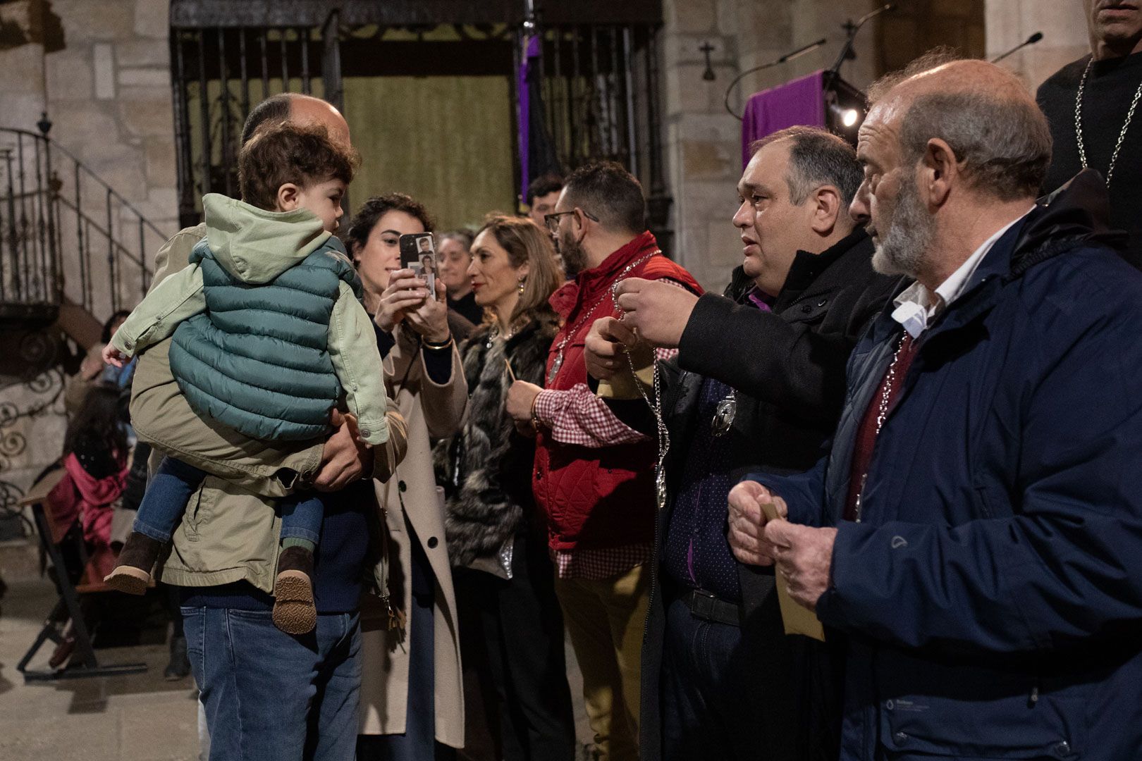 GALERIA | Entrada de nuevos hermanos en la cofradía de Jesús Nazareno