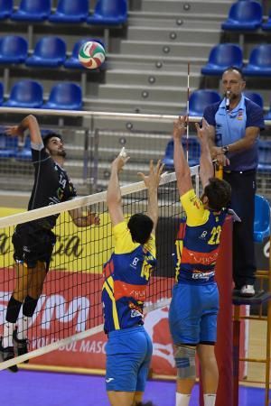 DEPORTES. 03-11-18 VECINDARIO. SANTA LUCIA DE TIRAJANA. Partido de Voleibol masculino: Vecindario ACE Gran Canaria - Ushuaña Ibiza Voley FOTOS: JUAN CASTRO.  | 03/11/2018 | Fotógrafo: Juan Carlos Castro