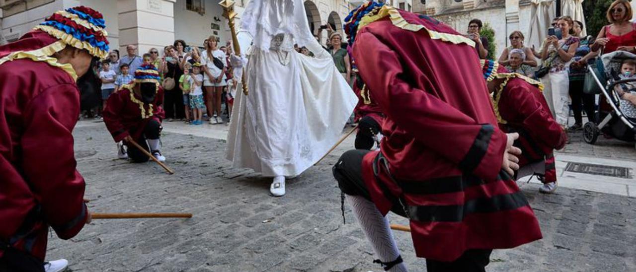 Festes i Tradicions La comarca torna a celebrar amb devoció i tradició la processó del Corpus Christi | AJUNTAMENT DE DAIMÚS